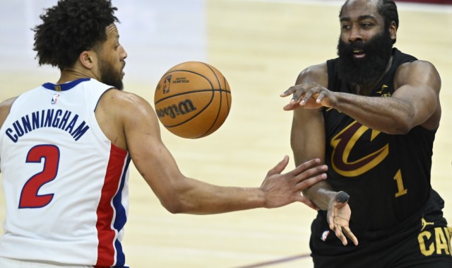 世界杯手机观看-媒体人：骑士真能压制活塞 CC见到持球大核祖师爷哈登腿都吓软了